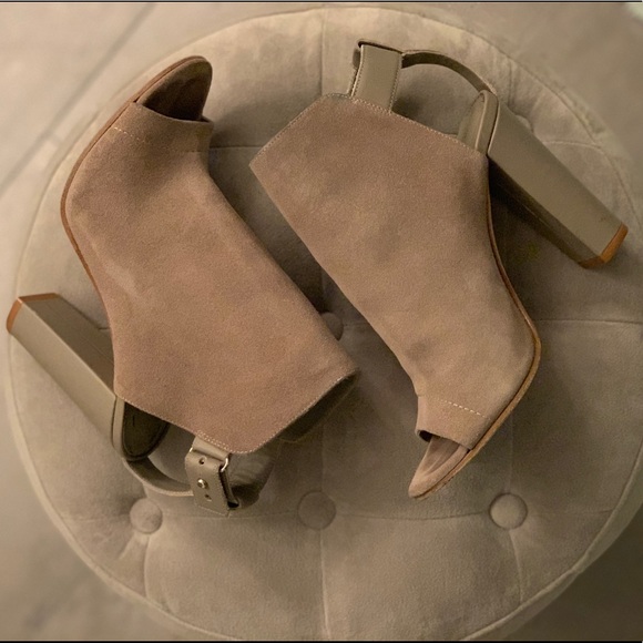 Vince Addison Peep Toe Bootie - Picture 2 of 5